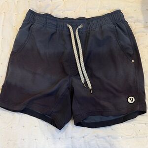Vuori Kore shorts 5” inseam large Men's Hybrid athletic Shorts - Navy